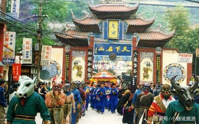 探秘重庆丰都庙会：千年鬼城文化中的民俗艺术与神秘仪式