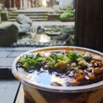 山城美食探秘：从洪崖洞到涪陵油醪糟的重庆味觉之旅