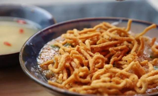 重庆美食地图：从街头小吃到精致甜品，一碗油茶里的山城记忆