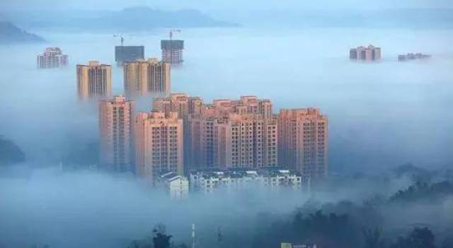 雾都重庆游玩全攻略：揭秘山城多雾气候下的绝美风景与独特体验