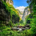 探秘重庆武隆喀斯特奇观，漫步天生三桥感受大自然的鬼斧神工