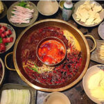 重庆火锅终极指南：探寻正宗牛油老火锅的百年传承与地道吃法