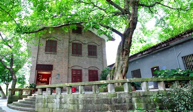 重庆红色之旅：探访渣滓洞与白公馆，重温革命岁月的峥嵘历史