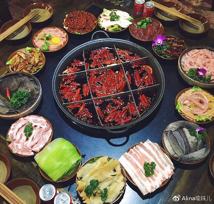 舌尖上的山城：探秘重庆美食与火锅文化的火辣魅力