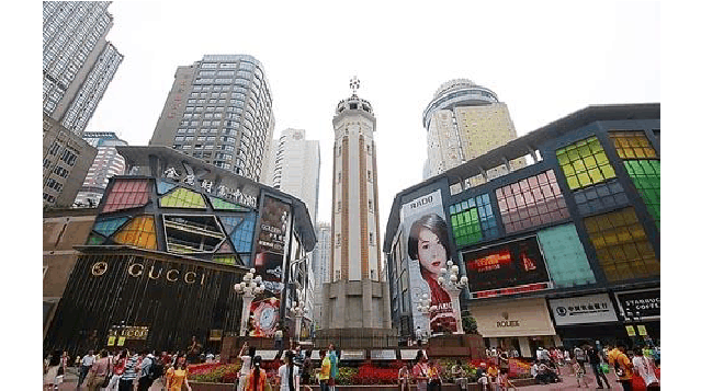 玩转重庆主城区：解放碑步行街的历史文化与现代魅力