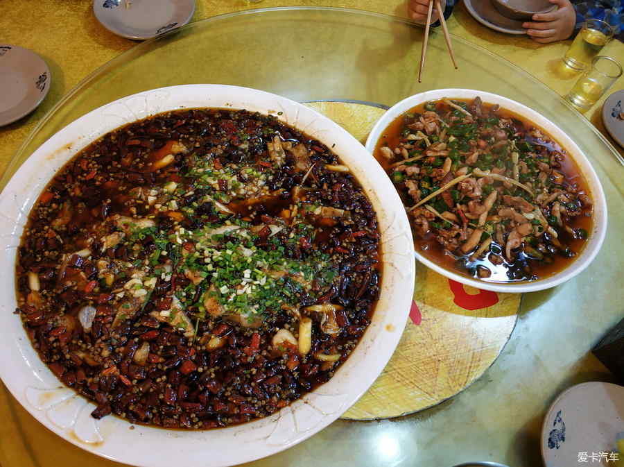 重庆美食地图：从江湖菜到豆花鲫鱼，探寻山城最地道的味蕾盛宴