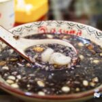 山城美食探秘：从洪崖洞到涪陵油醪糟的重庆味道之旅