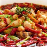 重庆江湖菜的灵魂之作：泡椒牛蛙的麻辣诱惑与地道吃法