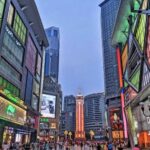 重庆解放碑步行街全攻略：探寻山城心脏的历史韵味与现代繁华