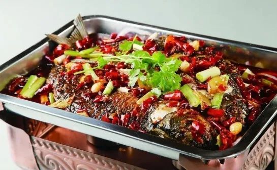 重庆美食之旅：黔江鸡杂的独特魅力与山城风情