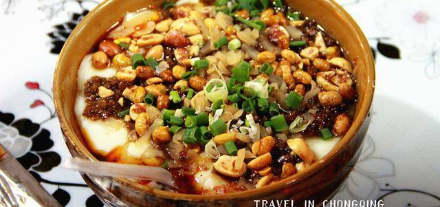重庆美食地图：从麻辣火锅到甜蜜冰粉，舌尖上的山城之旅