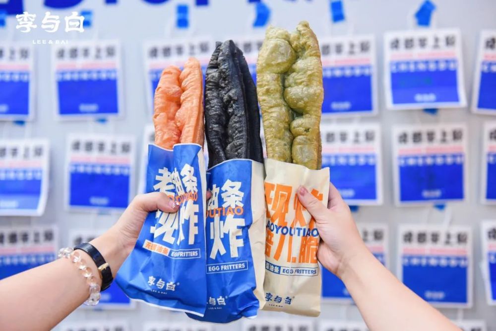 重庆美食猎奇之旅：火锅包子的麻辣诱惑与山城味觉探险