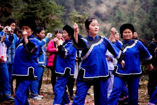 重庆土家族摆手舞：探寻民间音乐与舞蹈的千年韵律