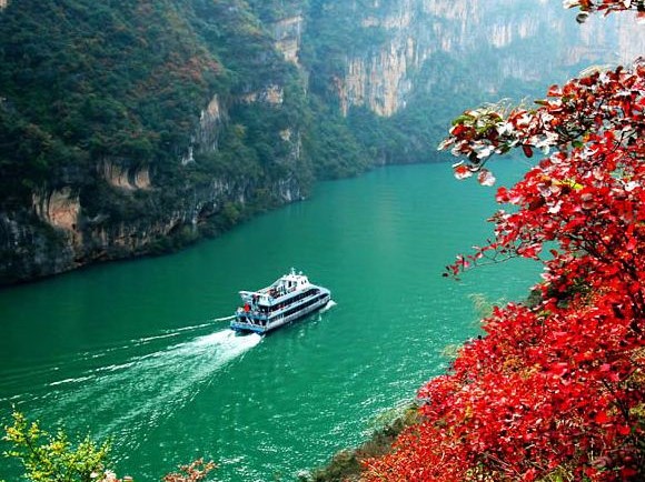 诗画三峡第一站：探秘白帝城与瞿塘峡的千年山水传奇