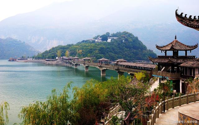白帝城·瞿塘峡：穿越千年历史，领略长江三峡的壮美与人文