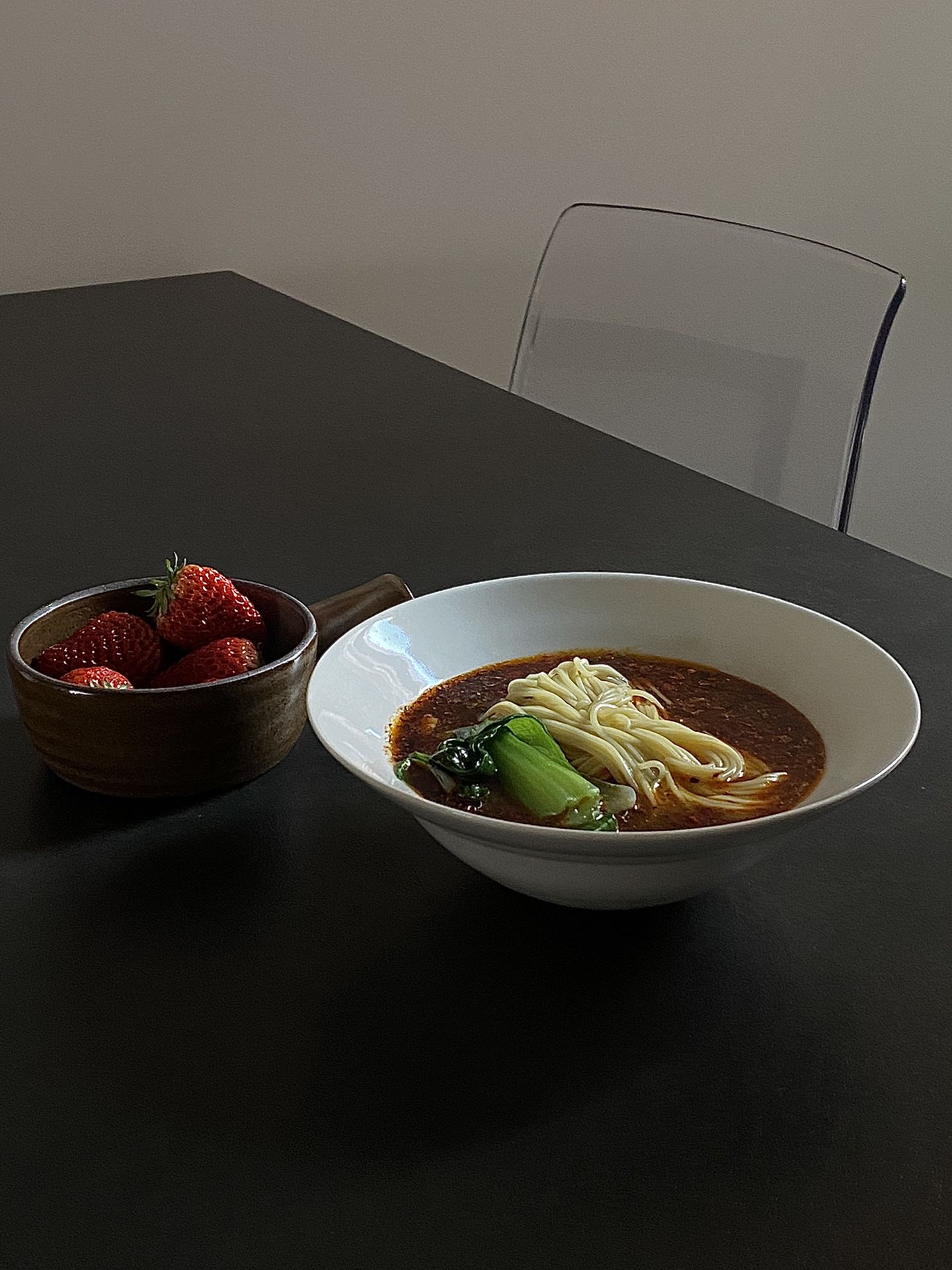 玩转重庆美食地图，探寻糊辣壳小面的香辣传奇