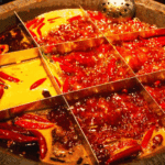 山城美食探秘：从麻辣火锅到鸳鸯锅，玩转重庆的舌尖盛宴