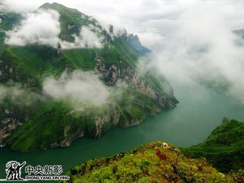 探秘巫山：重庆山脉之魂，自然与人文的绝美交响