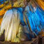 探秘武隆喀斯特奇幻世界：芙蓉洞地下宫殿与重庆山水盛宴