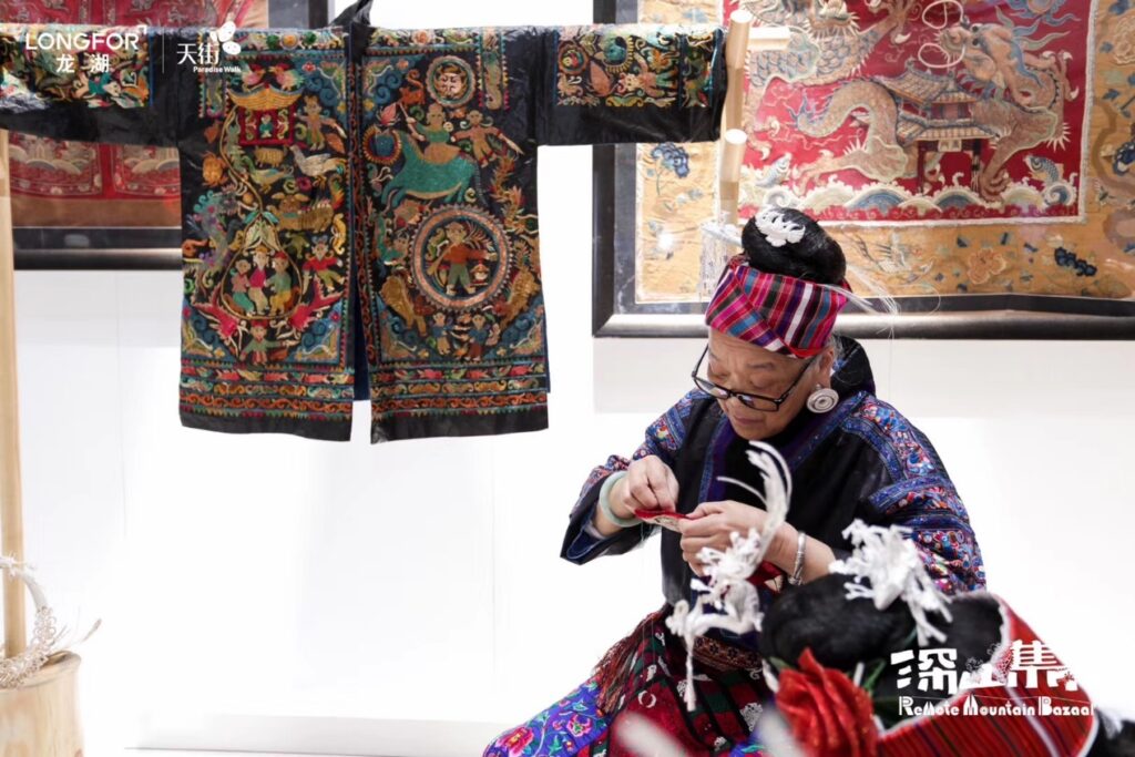 山城艺术之旅：探寻重庆传统手工艺与现代艺术生态的完美融合