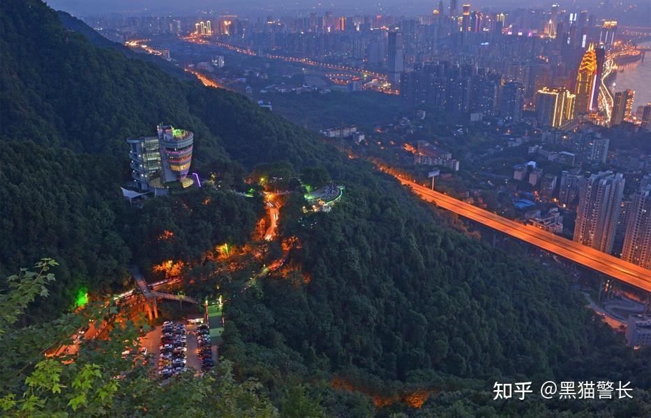 山城梯坎漫步记：探寻重庆独特的立体城市文化与地貌奇观