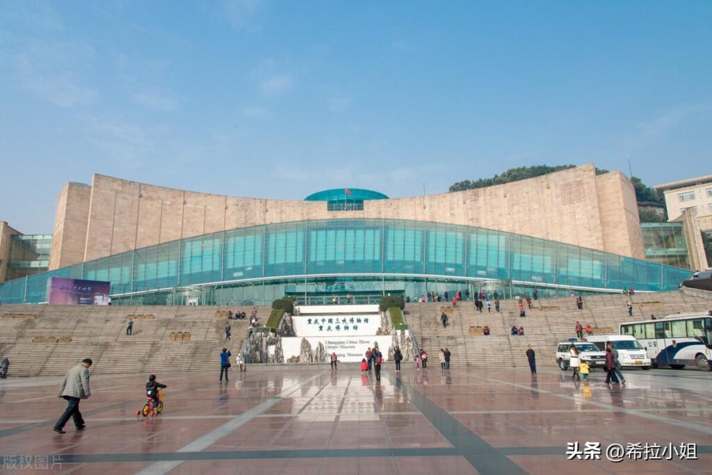 山城文化之旅：探秘重庆中国三峡博物馆与主城区必游景点