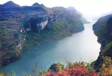 穿越重庆山水画廊：探秘乌江水系的地理奇观与人文魅力