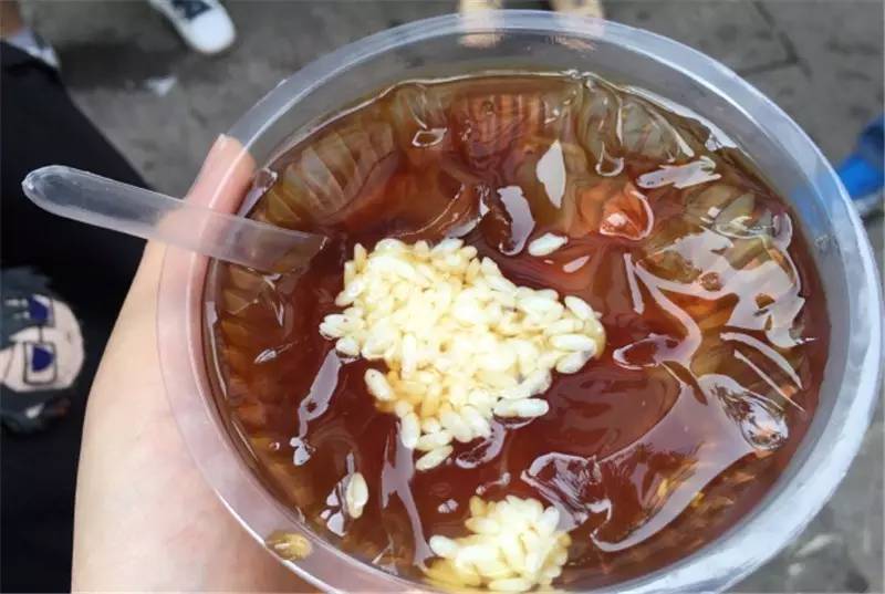 山城甜蜜时光：探寻重庆凉虾凉糕的前世今生与地道吃法