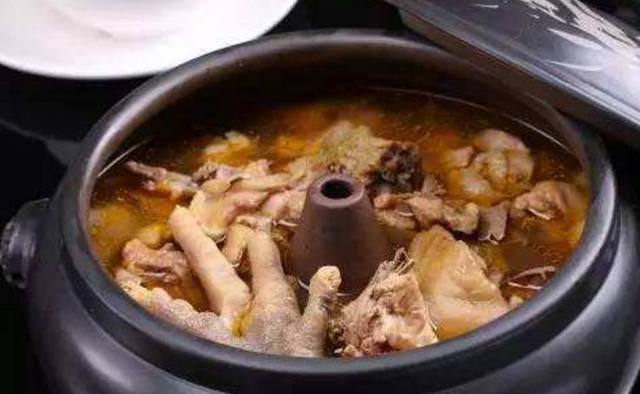 重庆美食地图：从山城夜景到长寿血豆腐的舌尖之旅